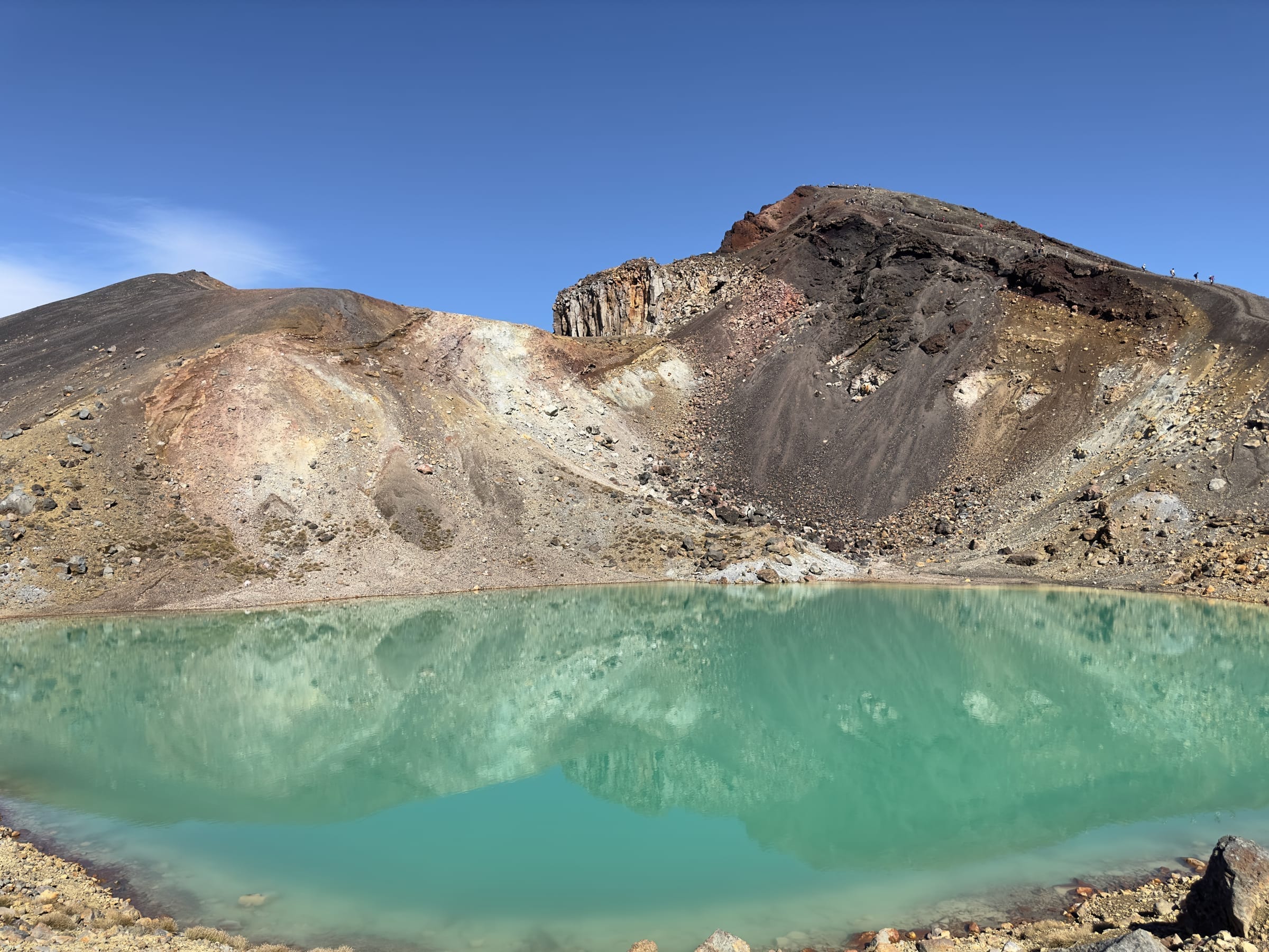 Emerald lake at the base of Mount Ngauruhoe
